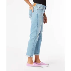 DENIZEN® From Levi's® Women's Mid-Rise Cropped Boyfriend Jeans