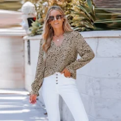 Women's Ditsy Floral Trumpet Sleeve Top - Cupshe 11 Women's Ditsy Floral Trumpet Sleeve Top - Cupshe -CUPSHE Store GUEST 847d485f d217 4ce4 976f 915f935ca5ac