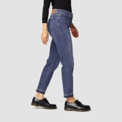 DENIZEN® From Levi's® Women's High-Rise Sculpting Straight Jeans