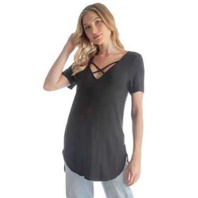 Women's Shirt With A V-shaped Collar And An Intersecting Design At The Neckline. 4 Women's Shirt With A V-shaped Collar And An Intersecting Design At The Neckline. - Image 4
